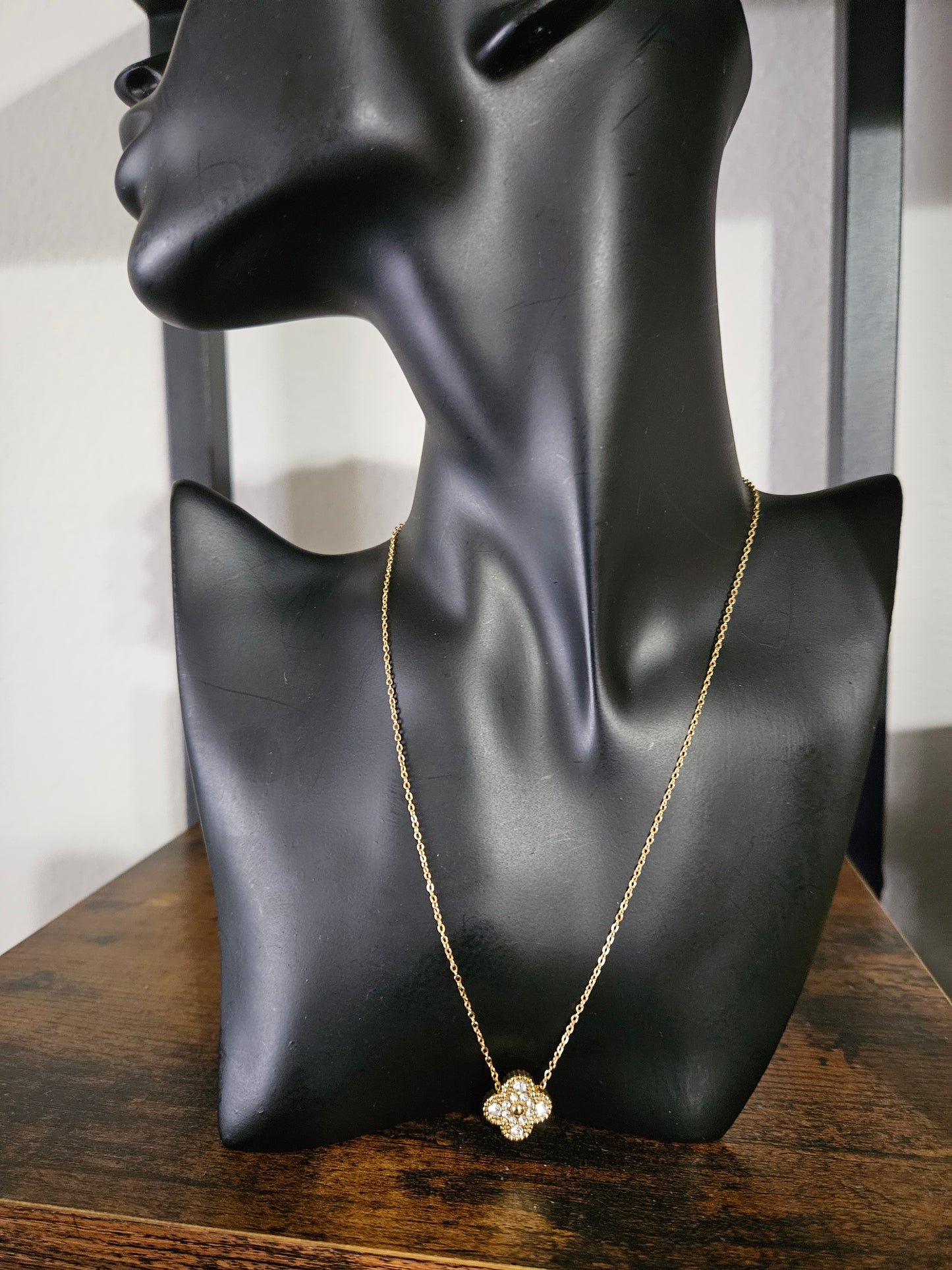 Stone Clover Necklace